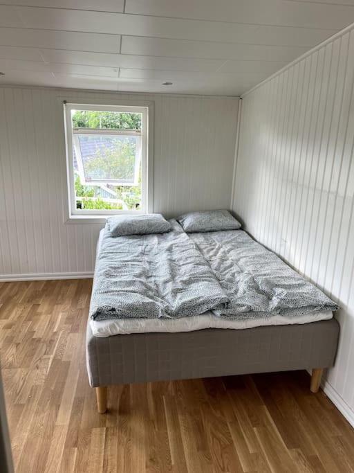 Mysigt Hus Med Natur & Jacuzzi I Olofstorp Göteborg Exterior foto