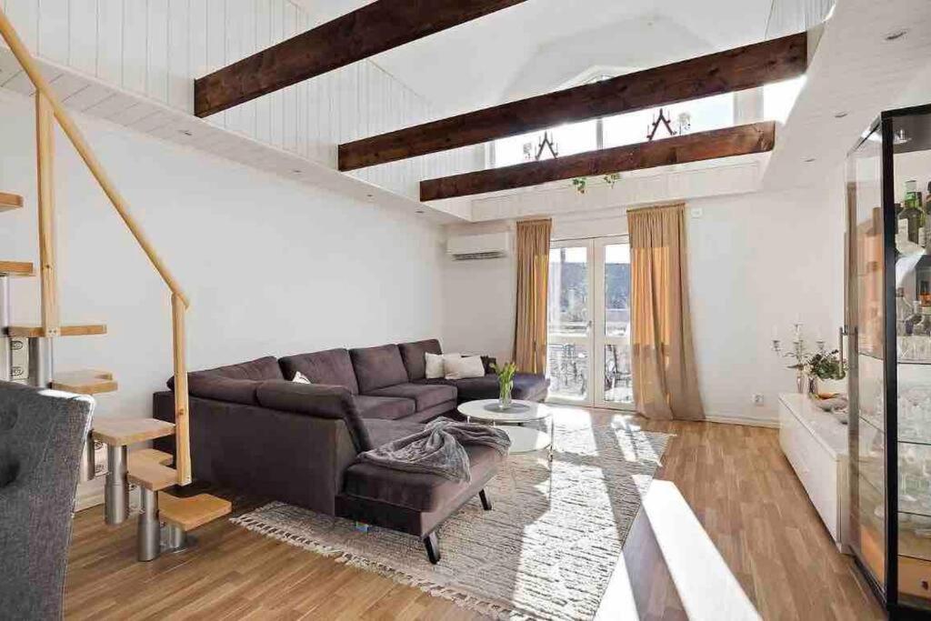 Mysigt Hus Med Natur & Jacuzzi I Olofstorp Göteborg Exterior foto